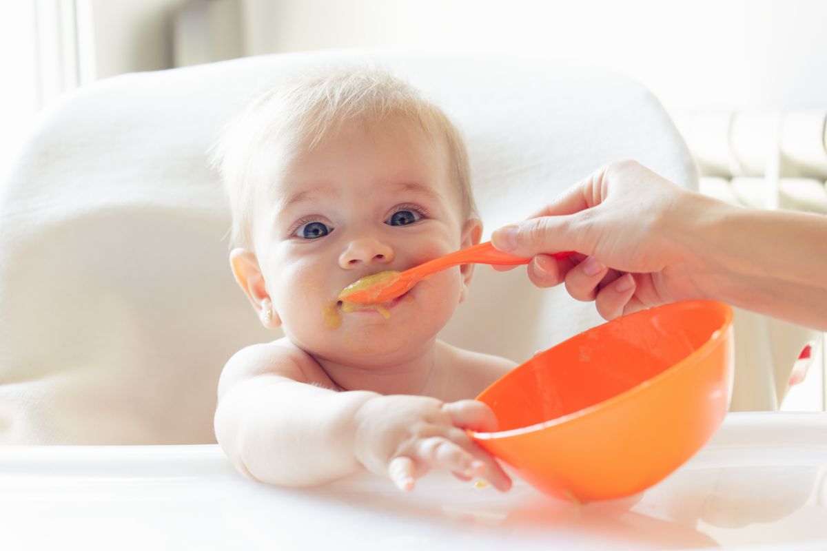 diversificare bebelus alimentatie - krbaby.ro